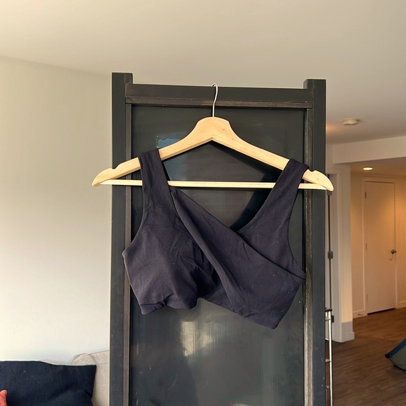 Lululemon Nulu Cross-Front yoga Bra - Black - Picture 3 of 5